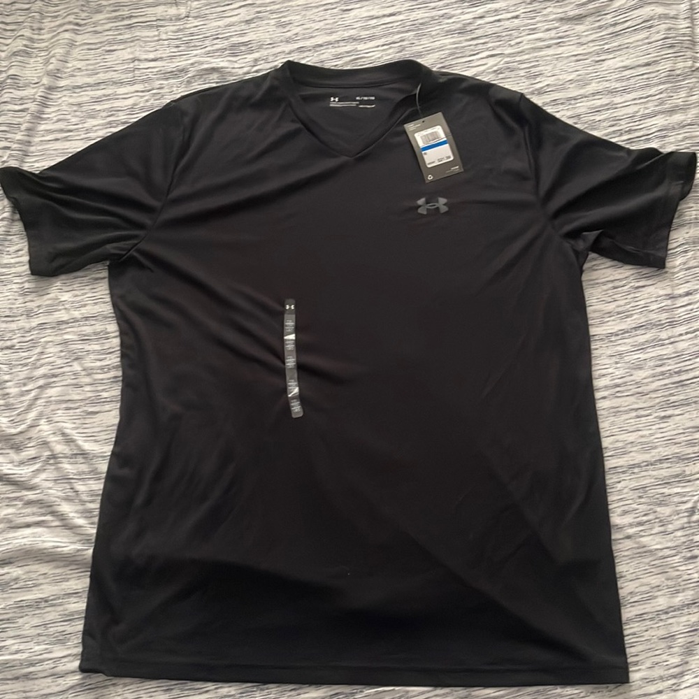 Men’s Under Armour V-Neck Shirt